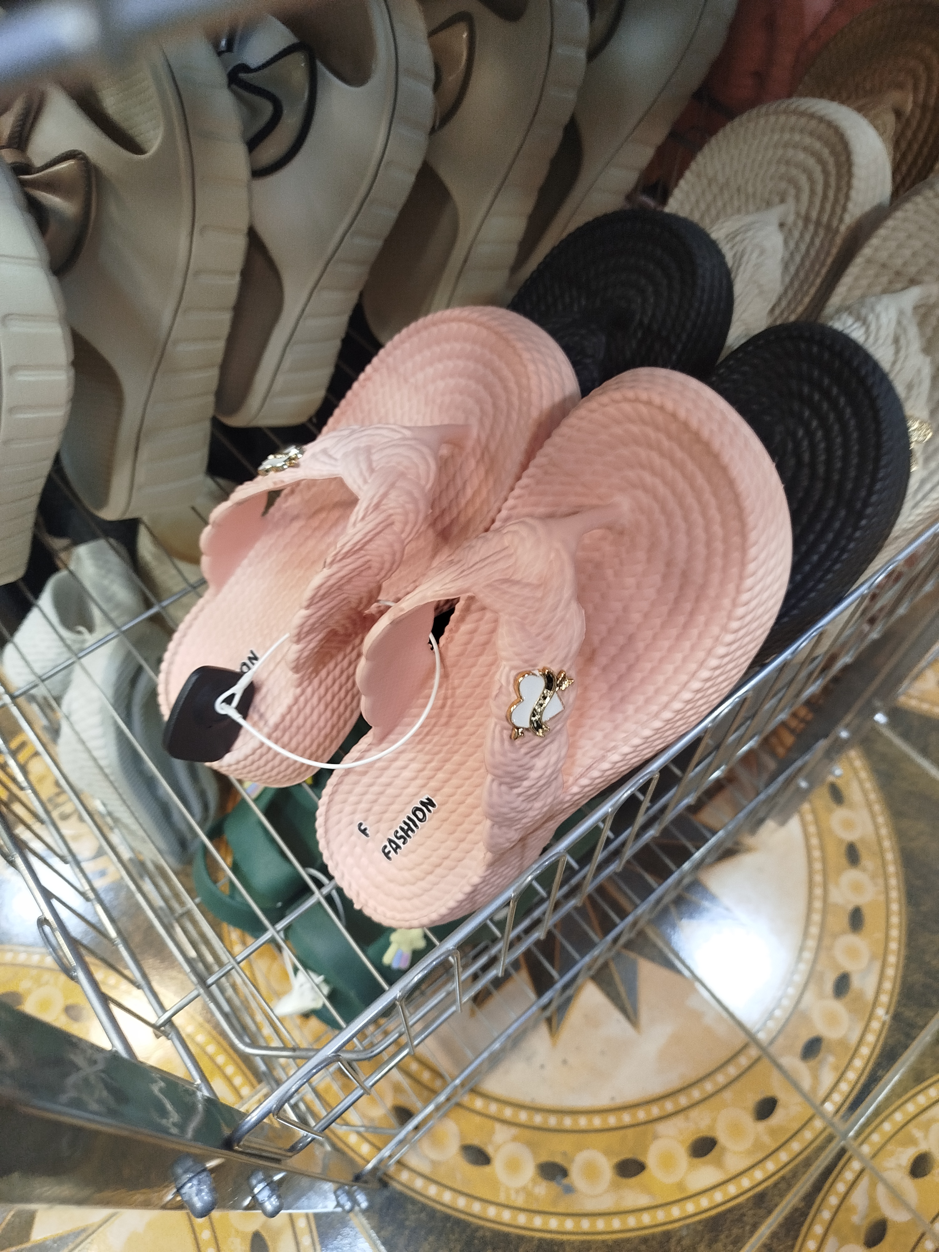 دمپایی زنانه